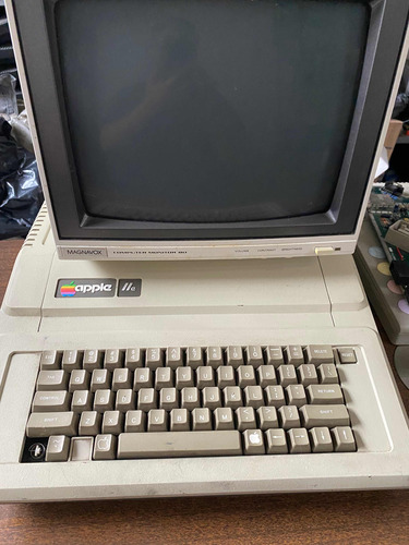 Apple 2e.  1984 Funcionando