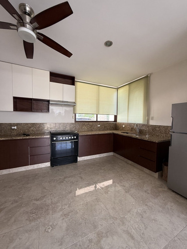 Casa De 4 Recámaras + Cuarto De Servicio, En Residencial Parque Natura En Cholul