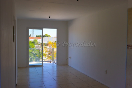 Imagen 8 de 16 de En Venta Apartamento De Dos Dormitorios En Colonia Del Sacramento