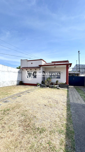 Padrón Con Dos Casas Independientes A Media Cuadra De Avenida En Venta Piedras Blancas