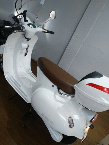 Imagen 6 de 25 de Sunra Vespa Vintage Litio Stock Electrica 3000w Retro