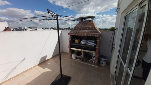 Triplex En Venta - 2 Dormitorios 2 Baño - 88,09mts2 - Ramos Mejia