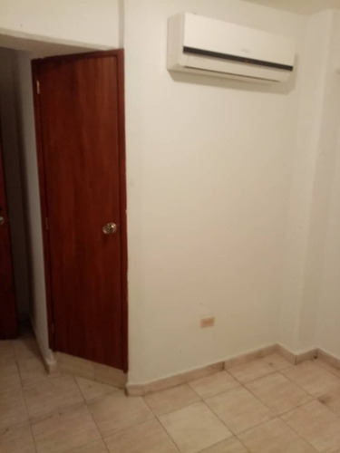 Imagen 5 de 12 de Venta De Amplio Apartamento Ubicado En Residencias Arca Del Norte, Barquisimeto.