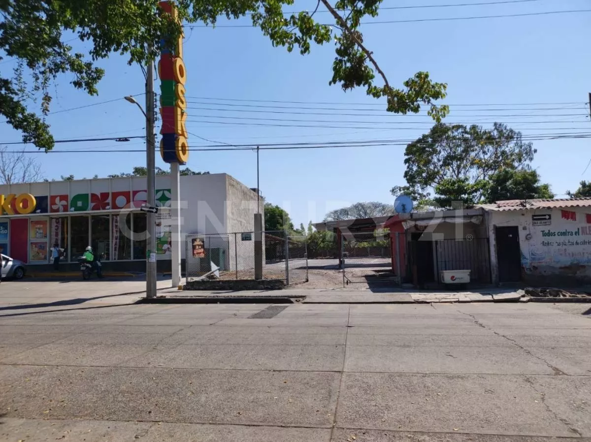 Terreno O Nave En Renta A Un Lado Pemex Entrada A Rancho De Villa