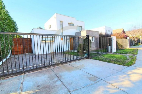 Estupenda Y Espaciosa Casa En Venta - La Serena