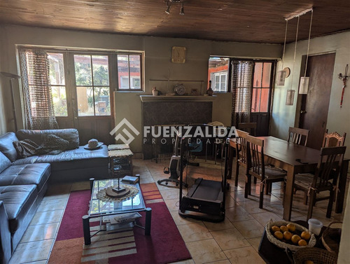 Casa En Venta De 4 Dorm. En Cerro Navia