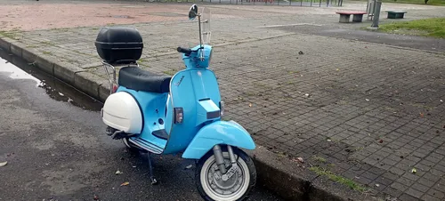 Vespa Piaggio 150, Color Azul Cielo Y Blanco