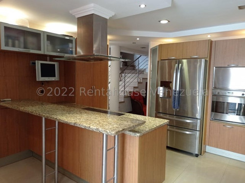 Julio Latouche 23-16997 Townhouse En Venta Mañongo Naguanagua, Hermoso Y Moderno Pozo Y Planta 100%