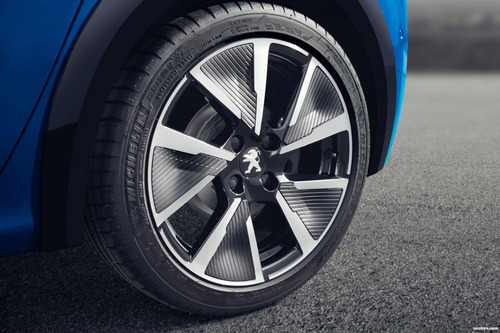Imagen 9 de 15 de Peugeot 208 5p 1.6 Nafta Feline Tiptronic 0km.