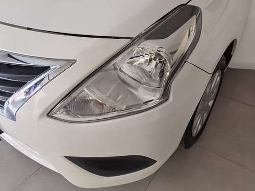 Imagen 10 de 15 de Nissan Versa Sense Tm 2017