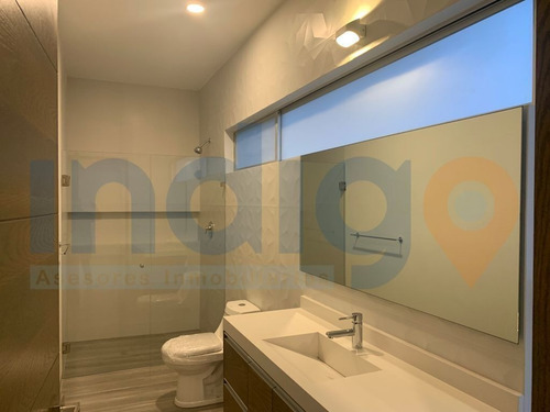 Imagen 22 de 30 de Casa En Venta En Juriquilla En Cumbres Del Lago