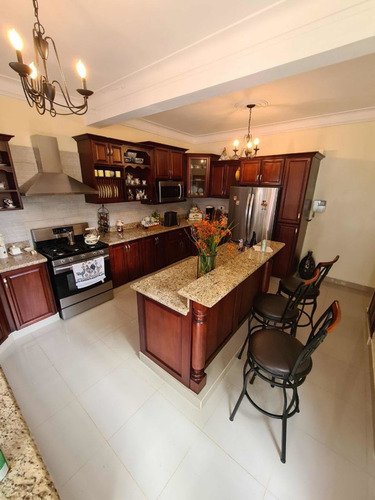 Imagen 4 de 30 de Casa De Oportunidad Con Piscina En Residencial Cerrado