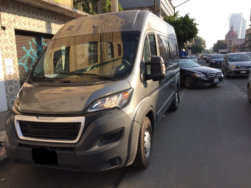 Imagen 1 de 9 de Renta De Camionetas Baratas Con Chofer 14 Pasajeros Cdmx