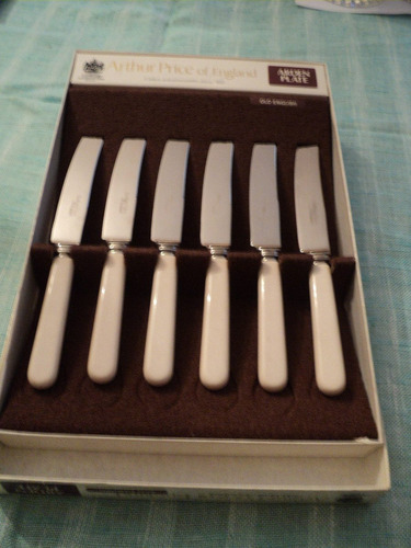 6 Cuchillos Ingleses ,sin Uso En Su Caja Original,sellados. (Usado)