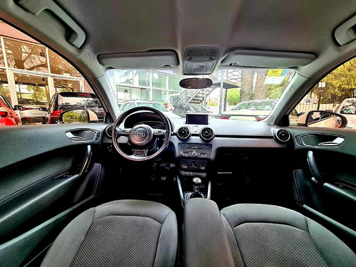 Audi A1 2013 1.2 Attraction Tfsi 86cv