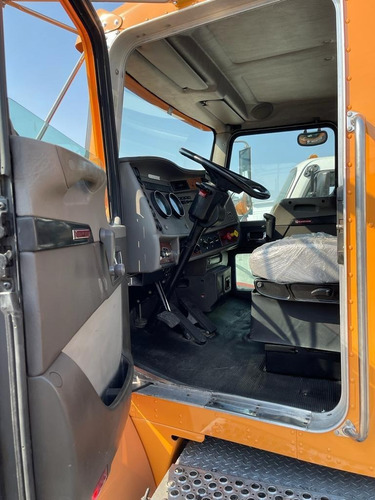 Kenworth T300 Chasis Cabina Naranja