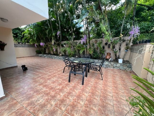 Casa En Venta En La Castellana De 3 Habitaciones