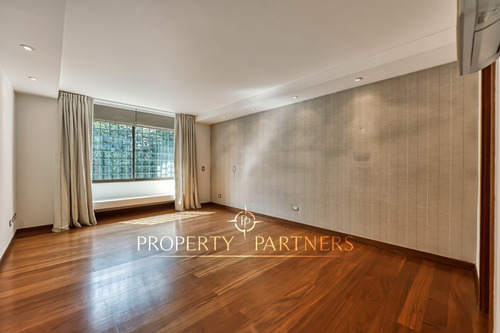 Exclusivo Penthouse En Los Dominicos Antiguos.