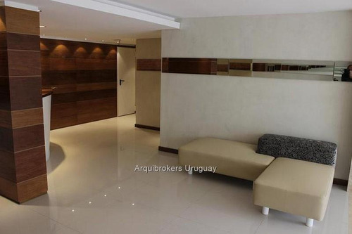 Apartamento De 3 Dormitorios En Venta En Pocitos