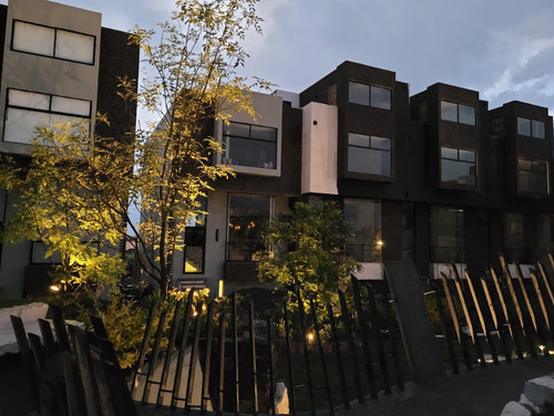 Venta De Casa Ubicada En Bello Horizonte (entre Recta A Cholula Y Camino Real En San Andrés Cholula Puebla)nas