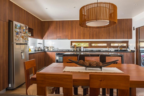 Casa En Venta De 4 Dorm. En Tunquén