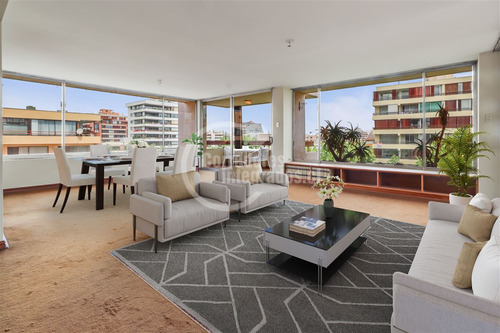 Departamento En Venta De 4 Dorm. En Providencia