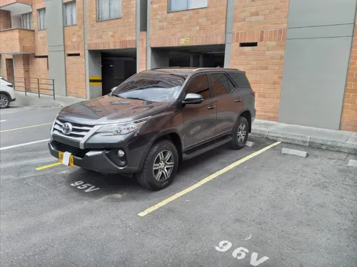 Toyota Fortuner 2020 2.4 Turbo Diesel 4x2