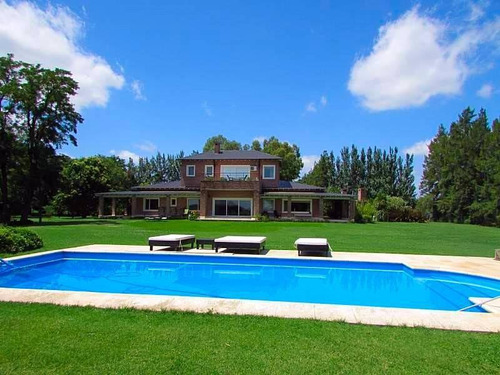Venta Campo De 58hs Con Casco Moderno En Lobos