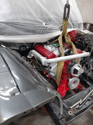 Ford Loba V8