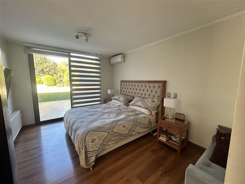 Casa En Venta De 4 Dorm+ Estar + Piscina En Chamiser