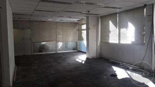 Imagen 3 de 17 de Local Y Oficinas Con Mejoras - En Ciudad Vieja Desarrollado En 3 Plantas