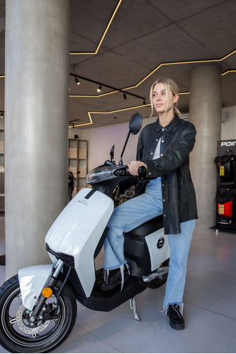 Moto Eléctrica Scooter Super Soco Cux 1600w Concesi Oficial