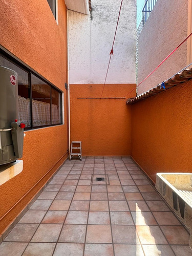 Preciosa Casa Con Seguridad En Jardines De Bellavista, Opción A 4ta Recamara En Planta Baja A Un Excelente Precio!!!