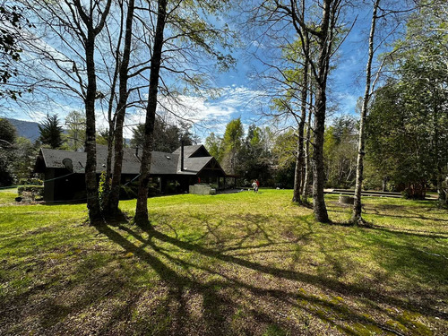 Casa Semiamoblada En Pucón, Camino A Caburgua (11068)