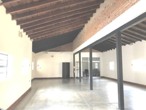 Imagen 3 de 8 de Mh Casa Comercial En Alquiler Con Varios Cubiculos