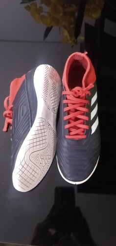 Tênis adidas