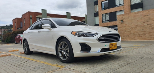 Ford Fusion Hybrid. Sel.
