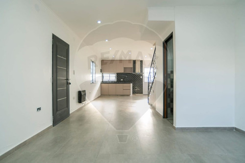 Casa En Venta En Arana