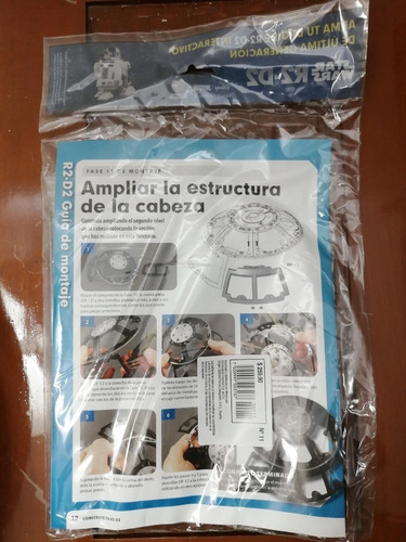 Construye El Robot Interactivo R2-d2 De Star Wars # 11