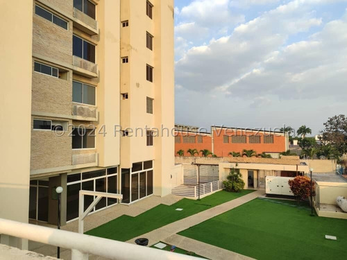 Daniela Linarez Vende Apartamentos Moderno Con Planta Electrica Cuenta Con 112m2 Cocina Moderna Pisos De Porcelanato Vigilancia En Conjunto Bucare Avenida Libertador Zona Este Barquisimeto Lara 