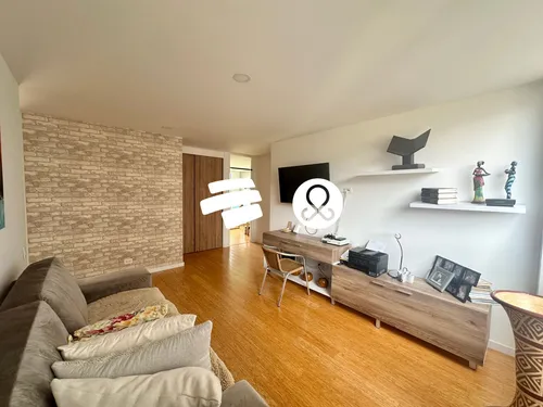 Apartamento Con Vista A La Ciudad, Sin Poniente, Sector Tranquilo, Unidad Muy Familiar, Loma De Las Brujas, Envigado