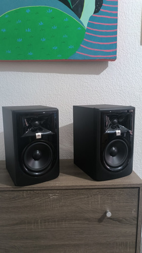 Par De Monitores Jbl 3 Series Mkii 