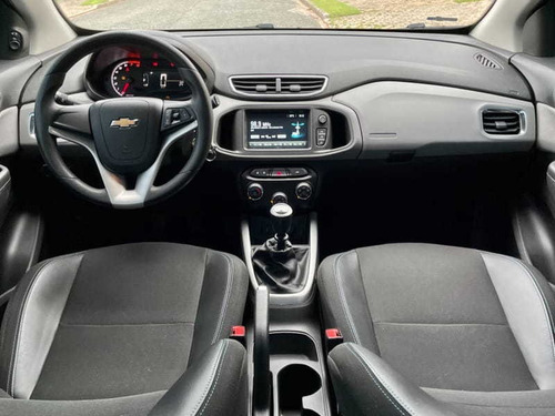 Imagem 12 de 15 de Chevrolet Onix 1.4 Mt Lt 2019