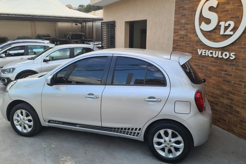 Imagem 4 de 7 de Nissan March 1.0 Sv 12v Flex 4p Manual