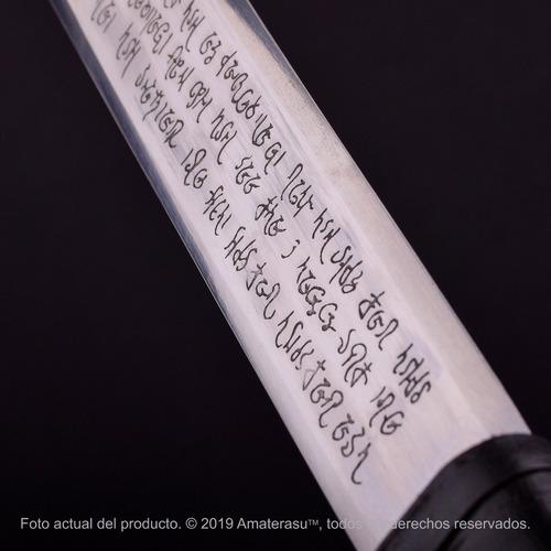 Imagen 6 de 10 de Katana Espada Ultravioleta Hoja Y Vaina Grabada + Atril