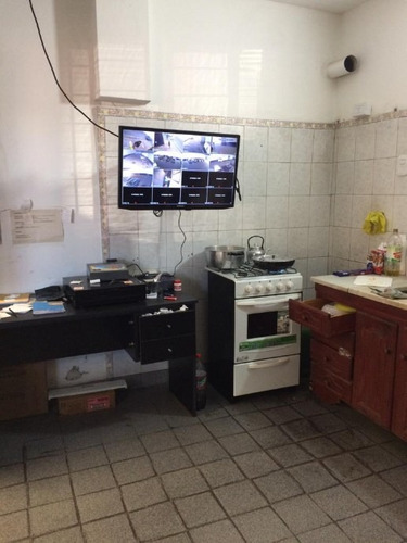 Imagen 10 de 13 de Permuta - Importante Galpon En F.o.t 2 En Venta - Moron Centro