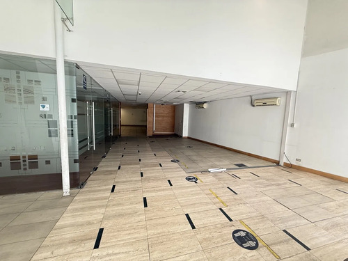 Local Comercial En Venta / El Bosque Norte
