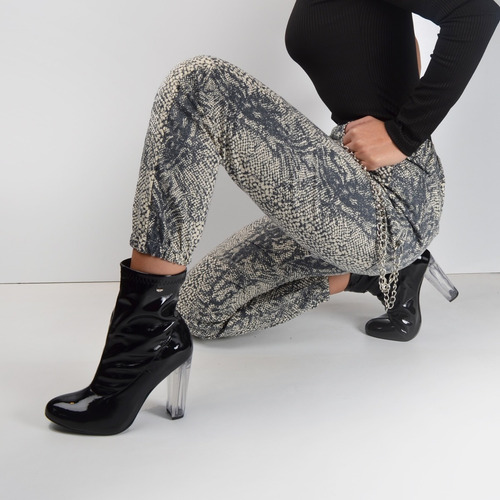 Imagen 2 de 8 de Botinetas Botas Botines De Mujer Cuero Charol Kea - Ferraro