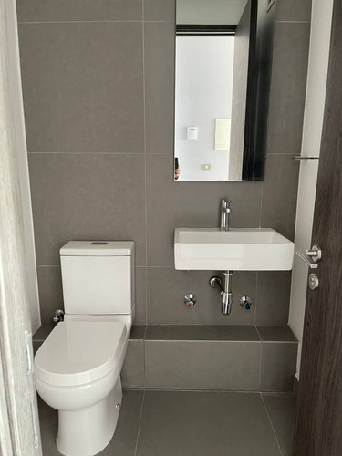 Imagen 5 de 12 de Luminosa Oficina En Arriendo, Excelente Ubicación