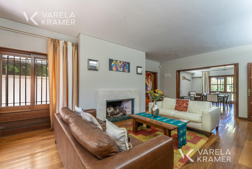 Casa En Venta En Martínez